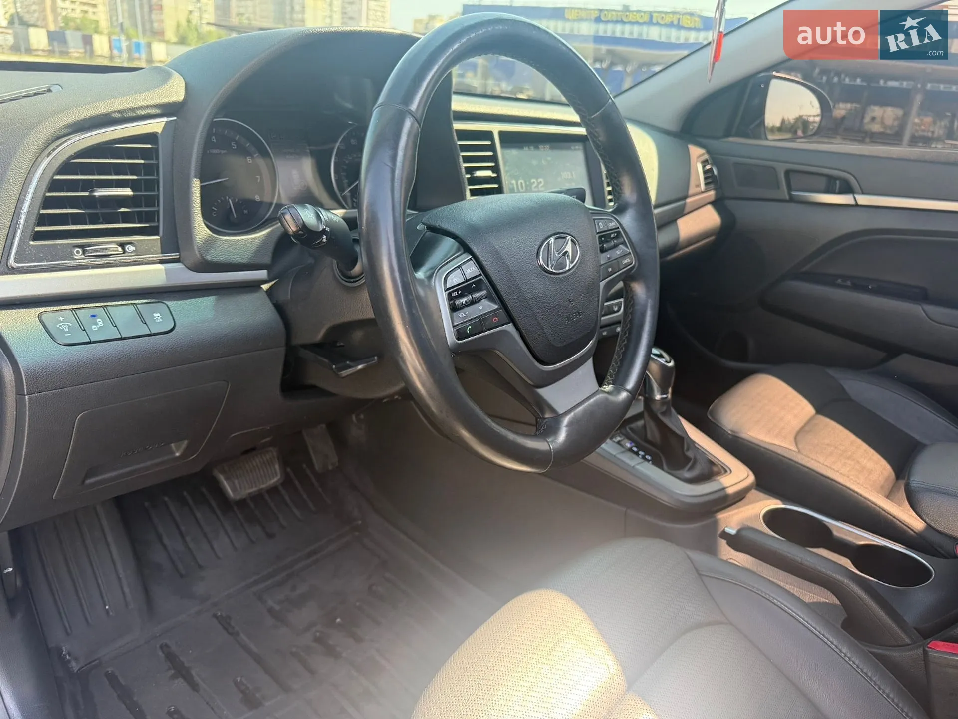 2016 Hyundai Elantra - мініатюра 30