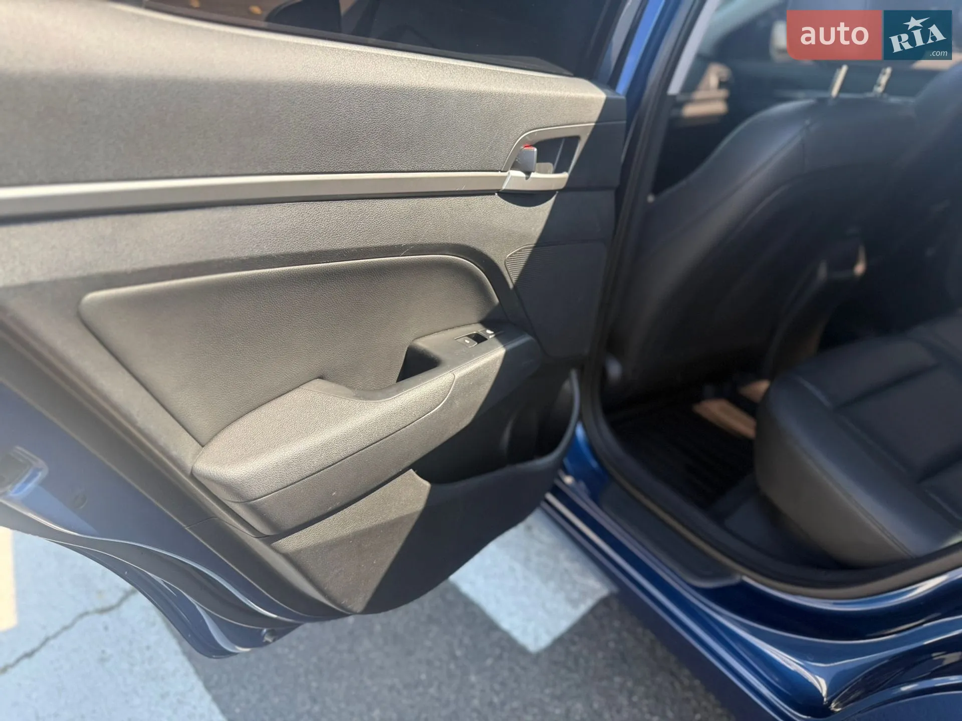 2016 Hyundai Elantra - мініатюра 36