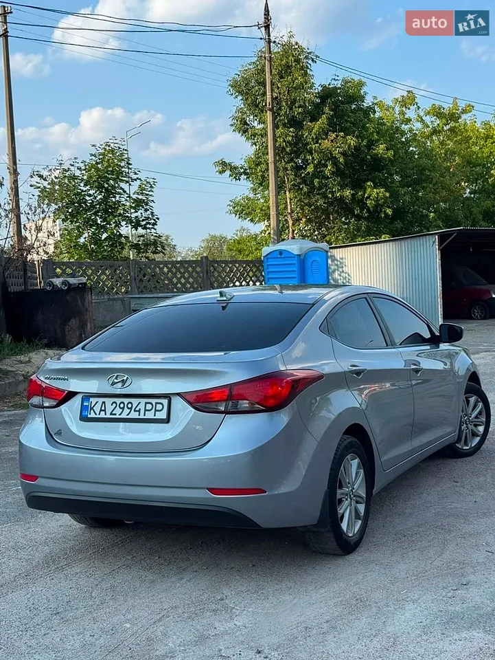 2015 Hyundai Elantra - мініатюра 31