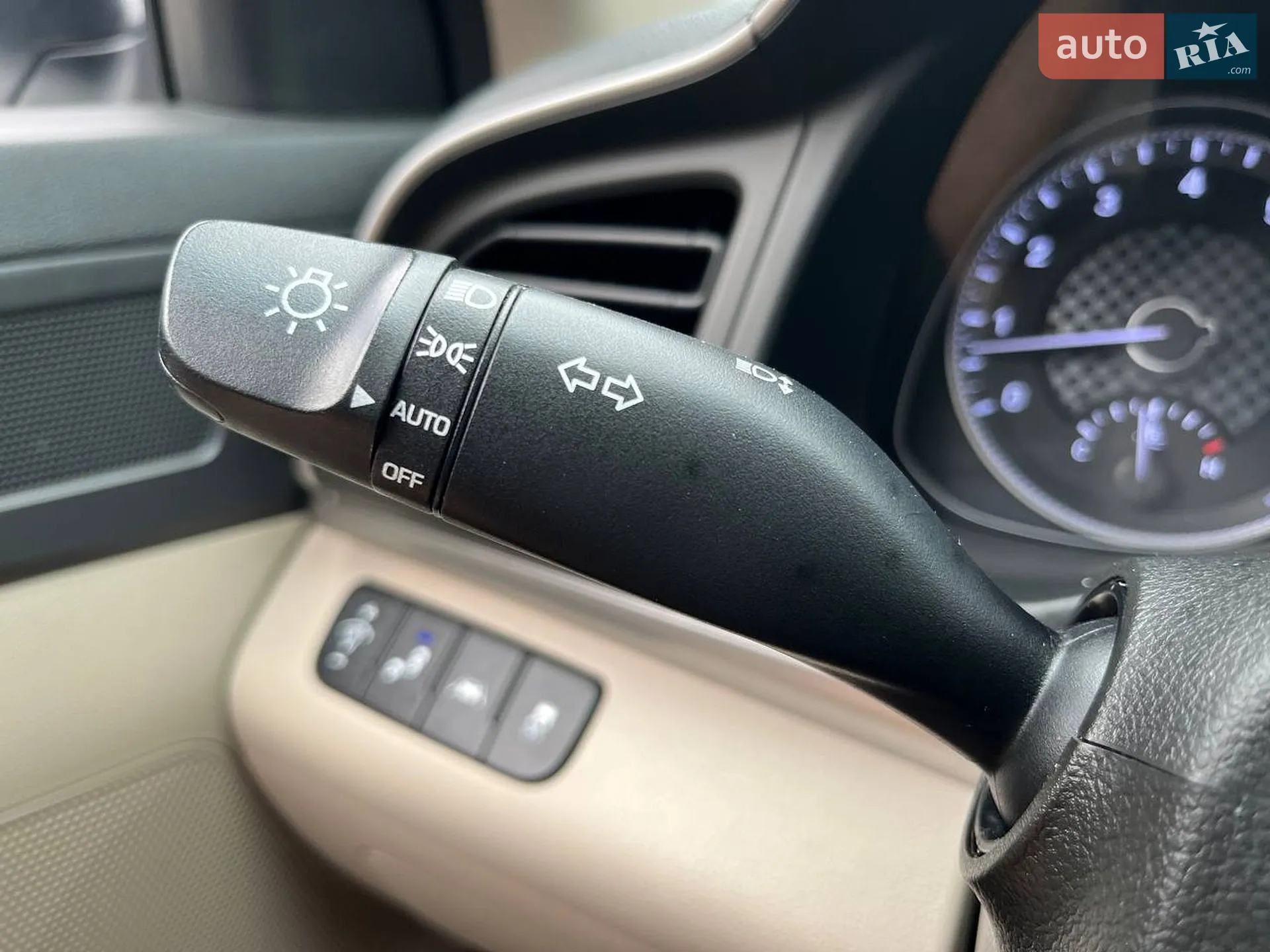 2018 Hyundai Elantra - мініатюра 17