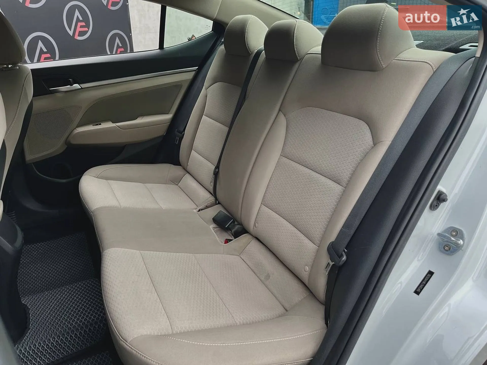 2018 Hyundai Elantra - мініатюра 12
