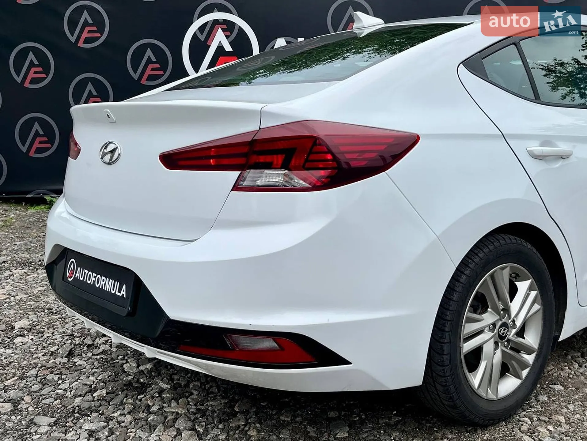 2018 Hyundai Elantra - мініатюра 9