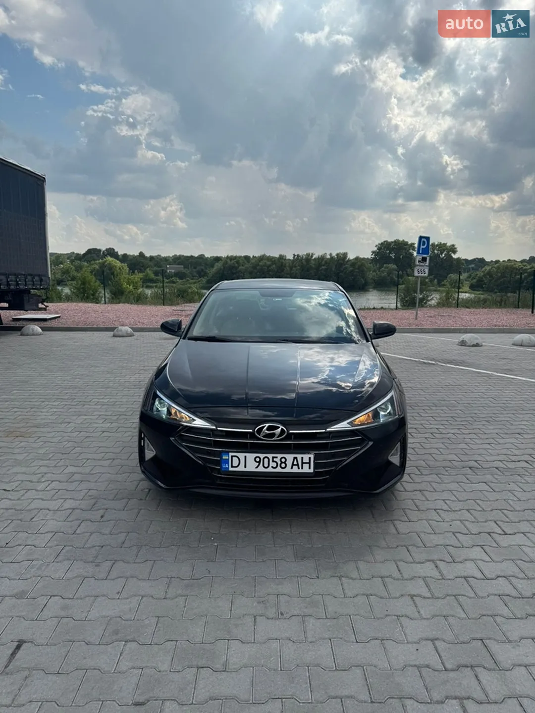 2019 Hyundai Elantra - мініатюра 8