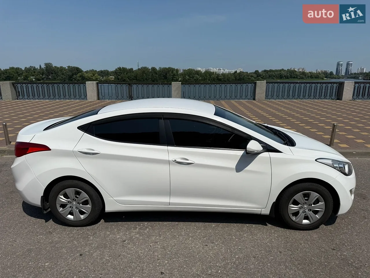2013 Hyundai Elantra - мініатюра 39