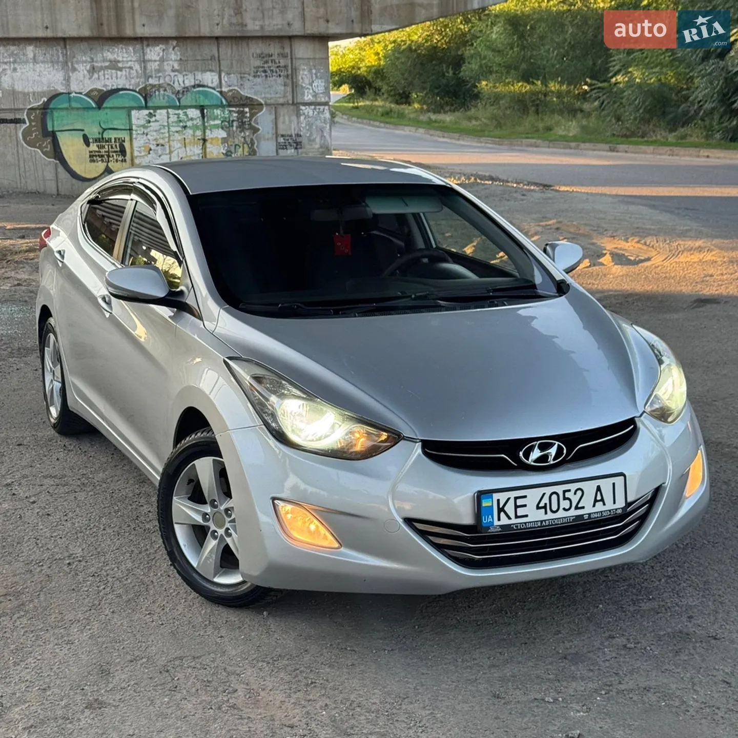 2013 Hyundai Elantra - мініатюра 16