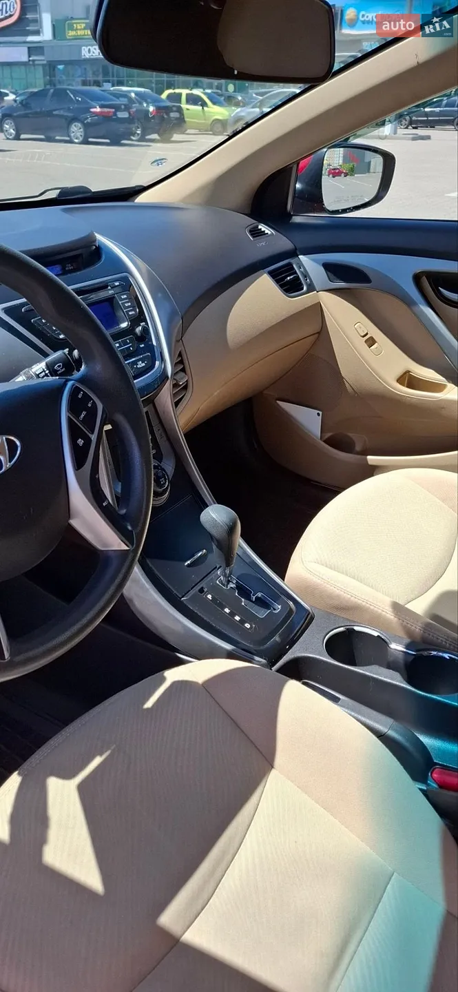2013 Hyundai Elantra - мініатюра 12