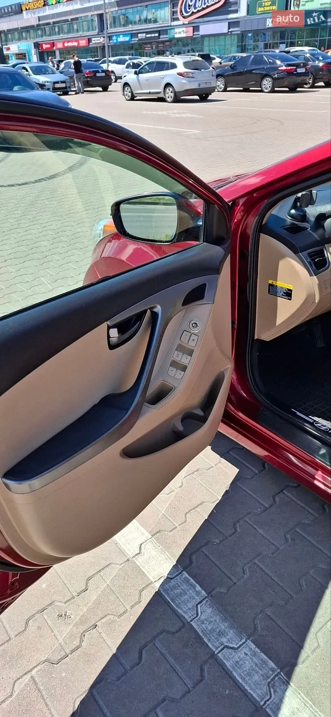2013 Hyundai Elantra - мініатюра 14
