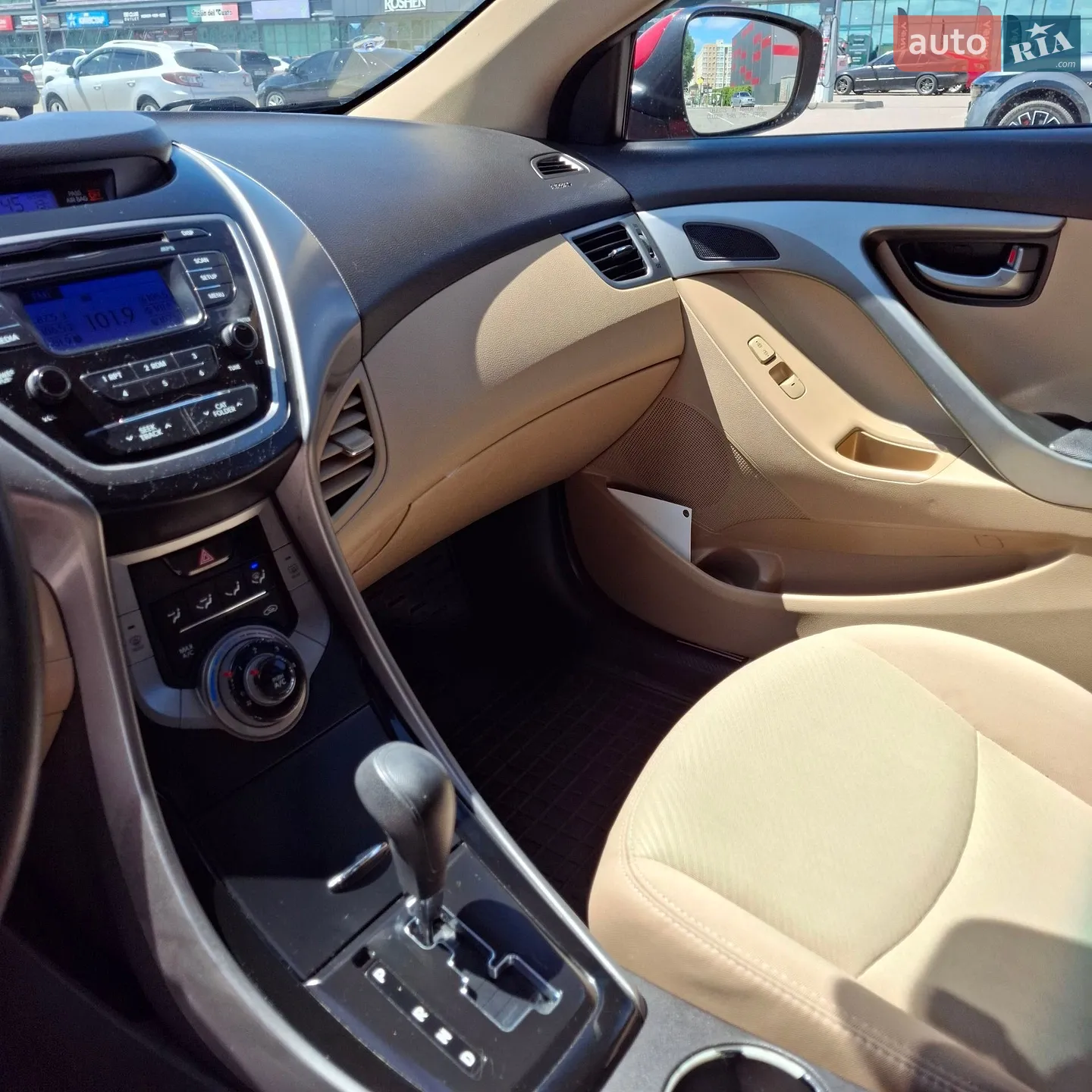 2013 Hyundai Elantra - мініатюра 13