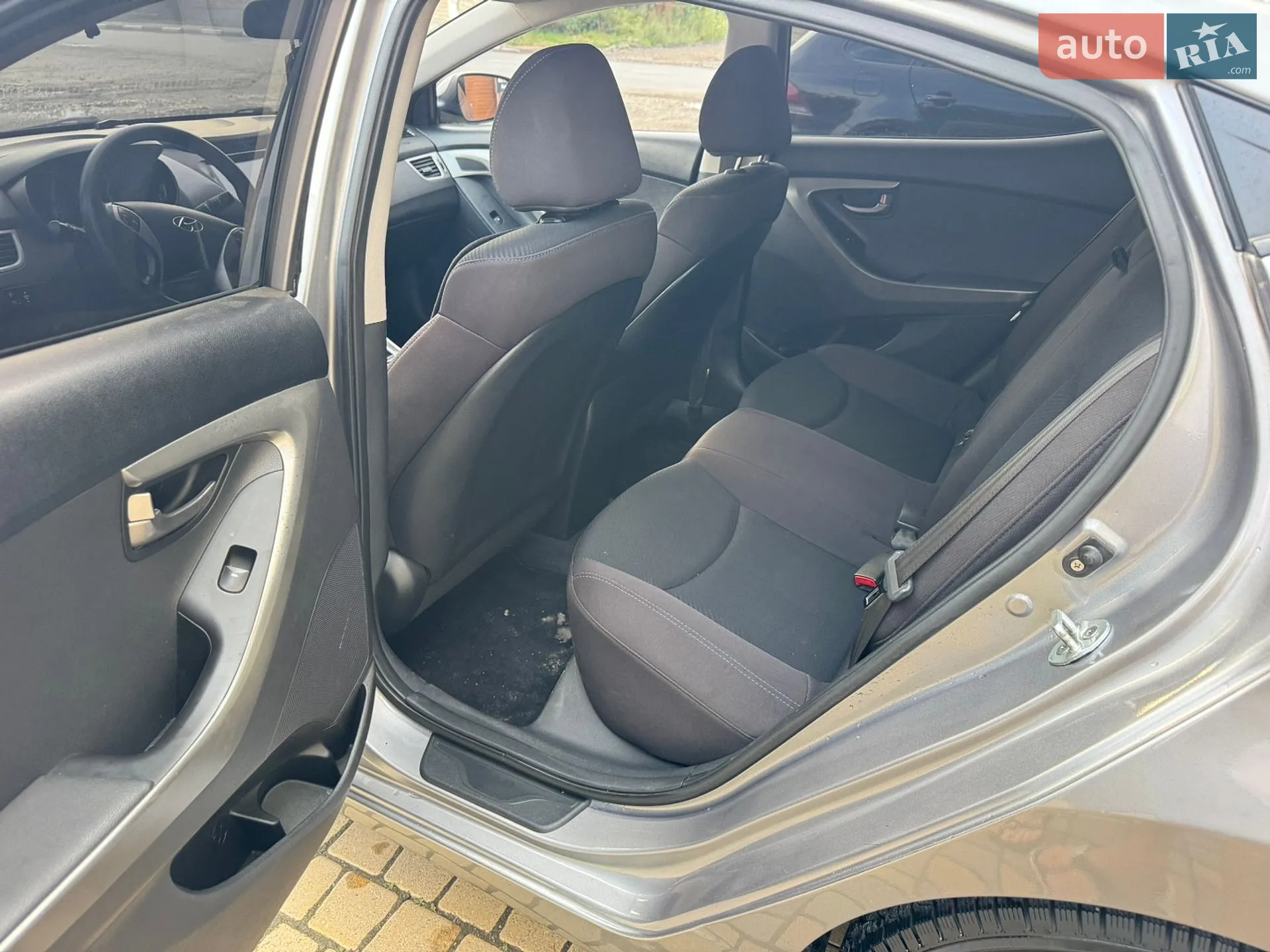 2012 Hyundai Elantra - мініатюра 9
