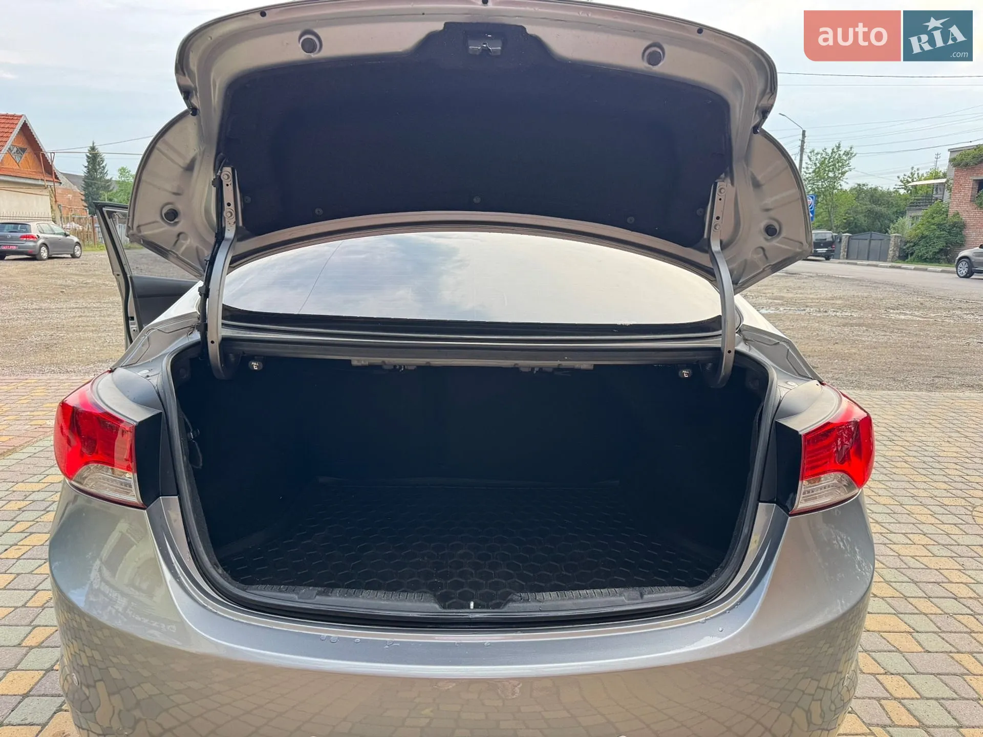 2012 Hyundai Elantra - мініатюра 12