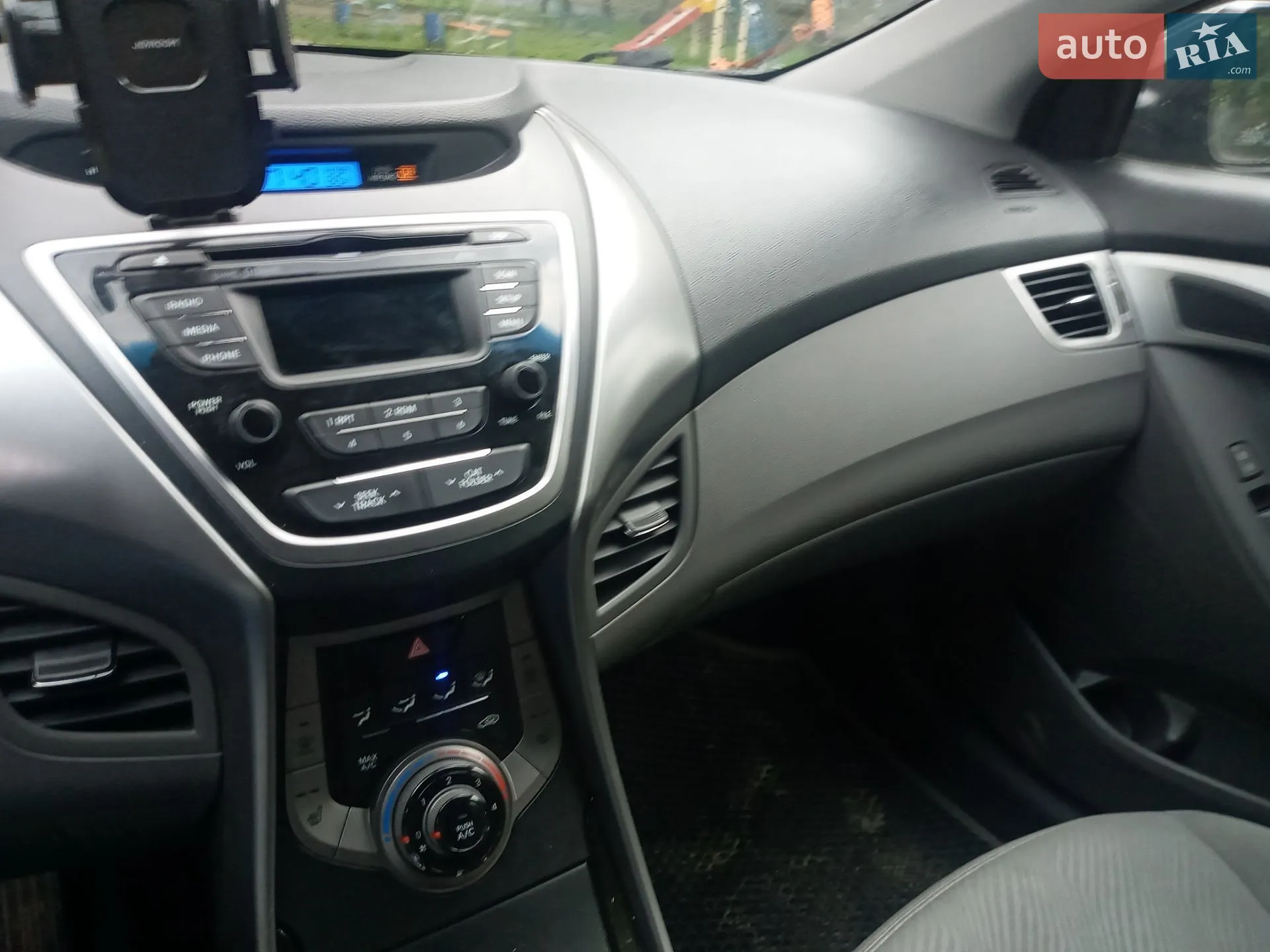 2013 Hyundai Elantra - мініатюра 28