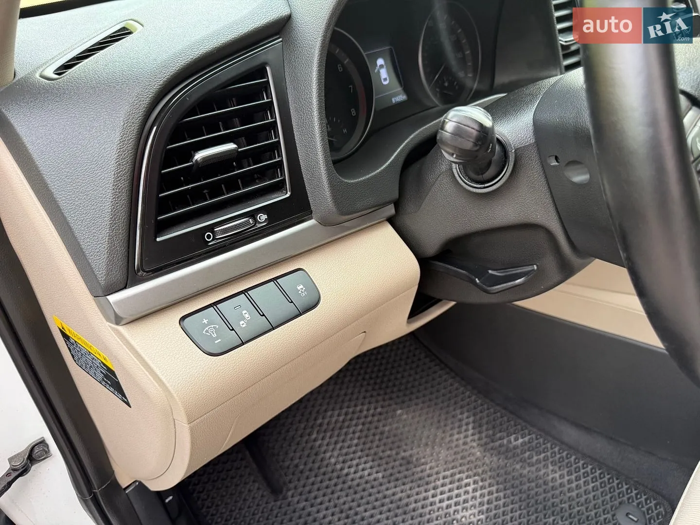 2016 Hyundai Elantra - мініатюра 18