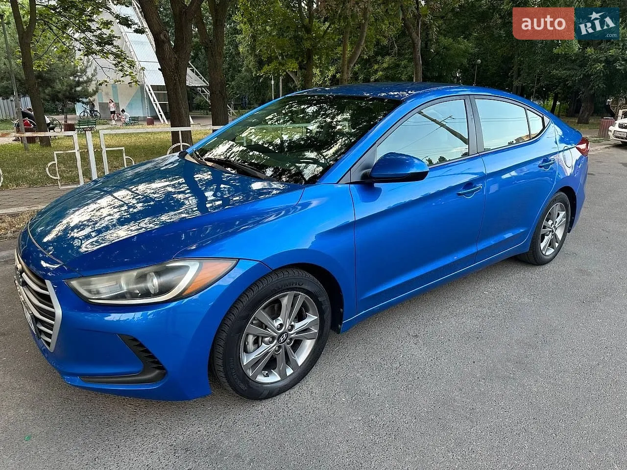 2017 Hyundai Elantra - мініатюра 18