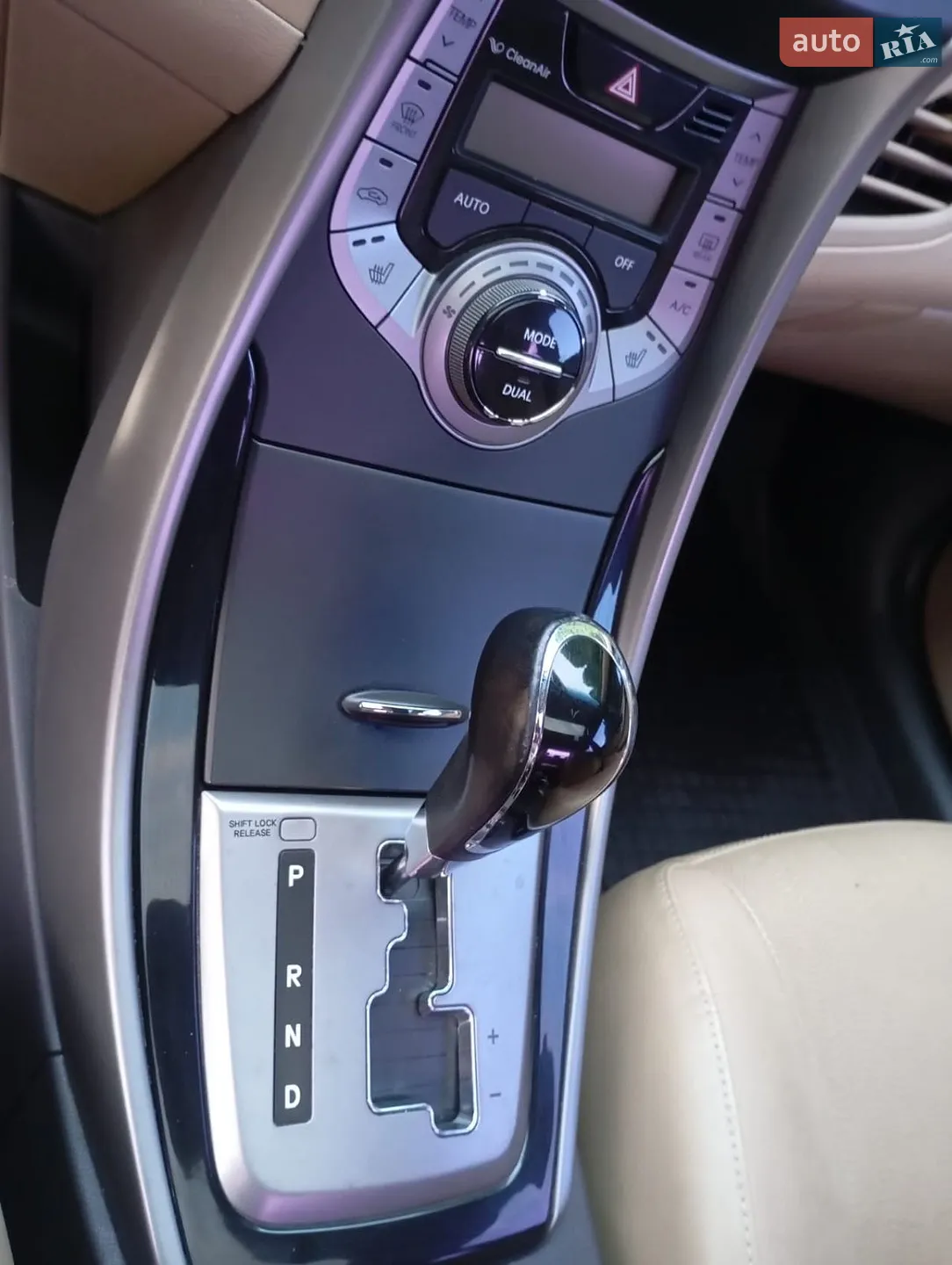 2012 Hyundai Elantra - мініатюра 25