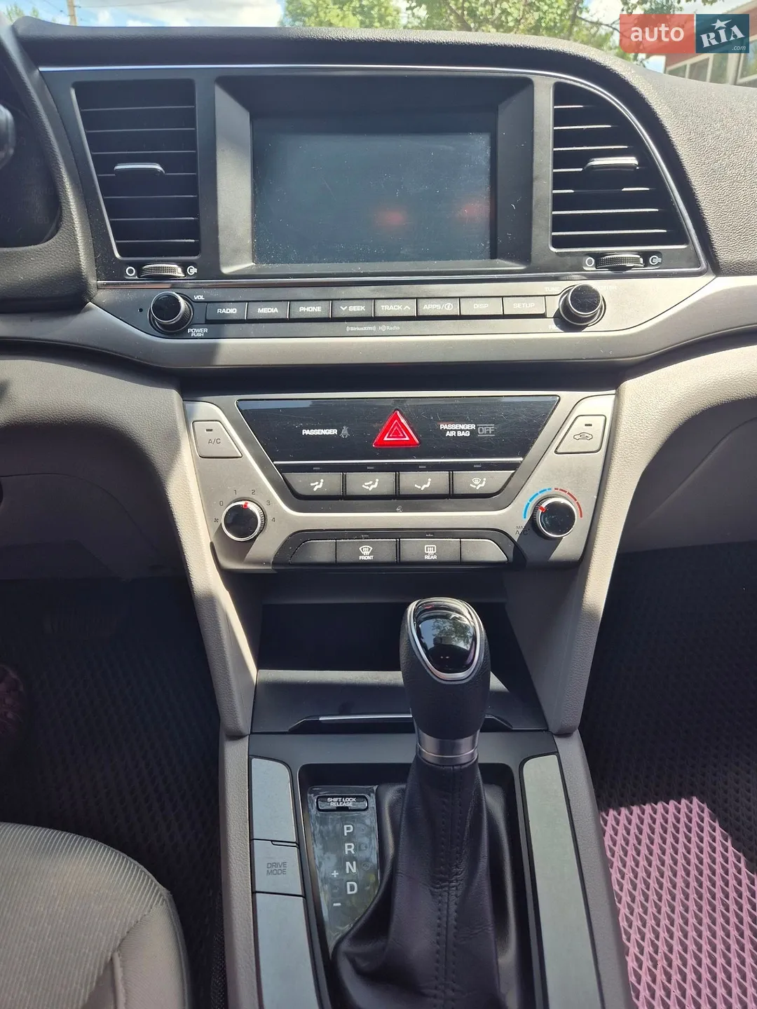 2017 Hyundai Elantra - мініатюра 19
