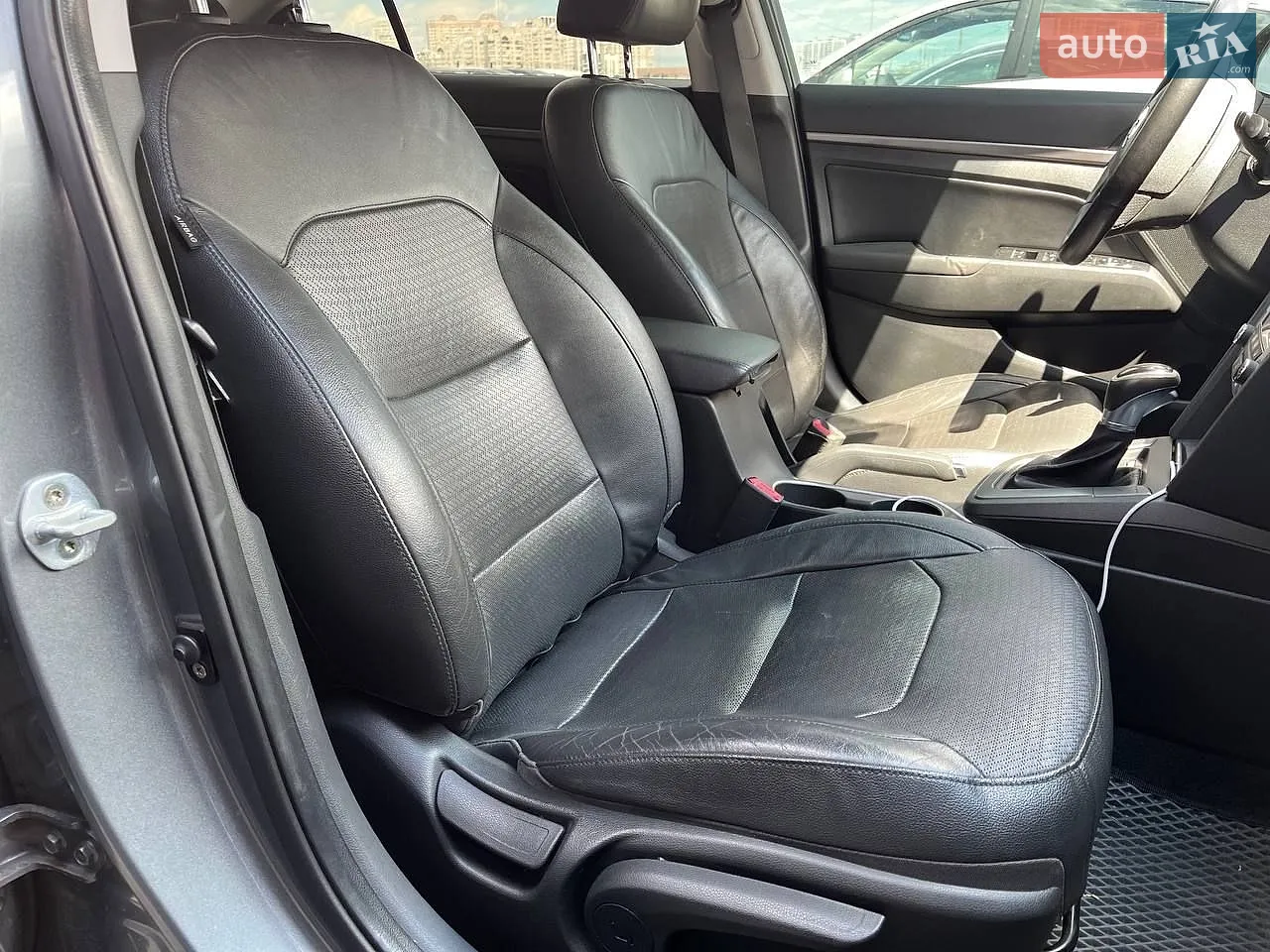 2016 Hyundai Elantra - мініатюра 12