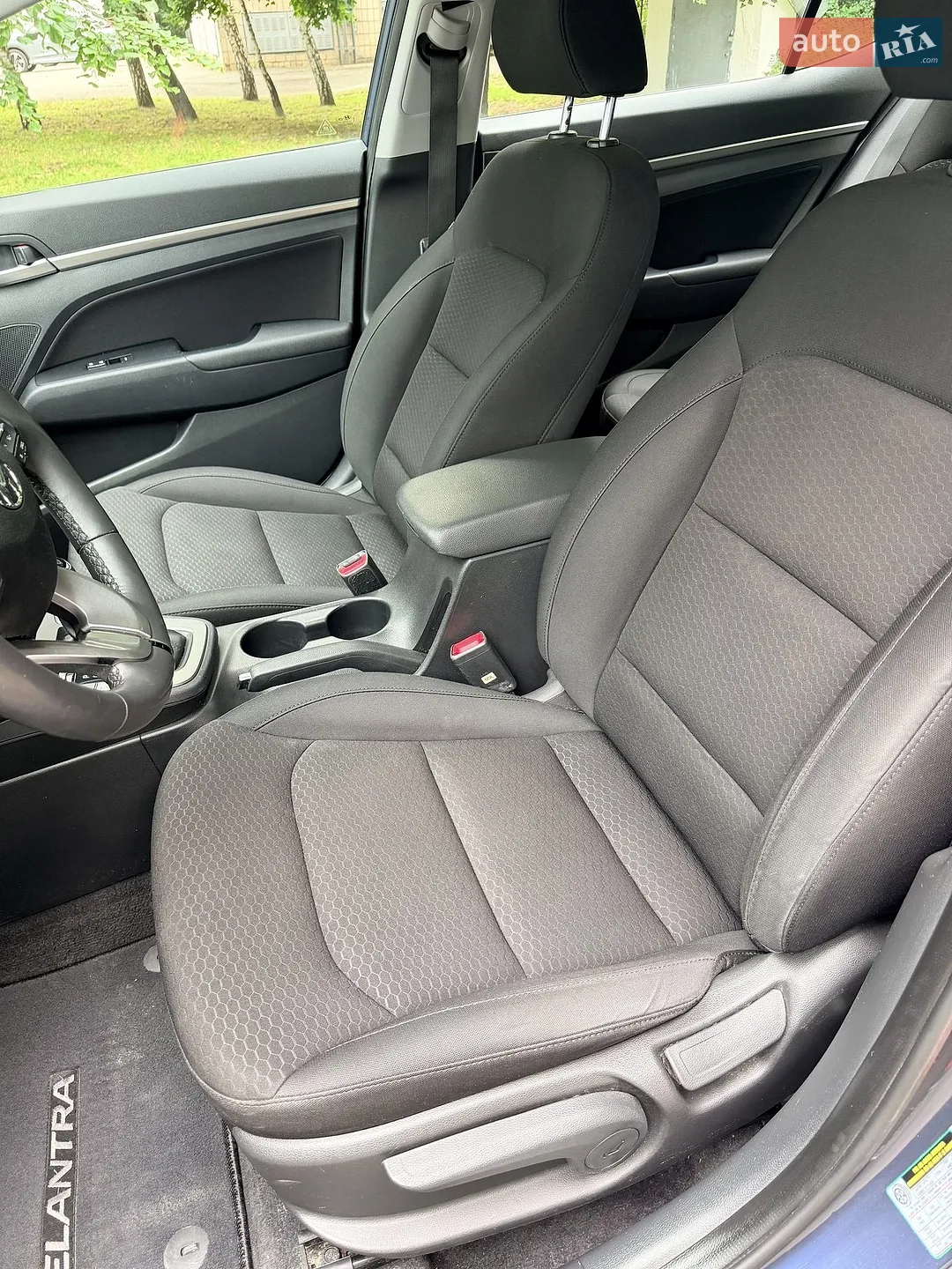 2018 Hyundai Elantra - мініатюра 12