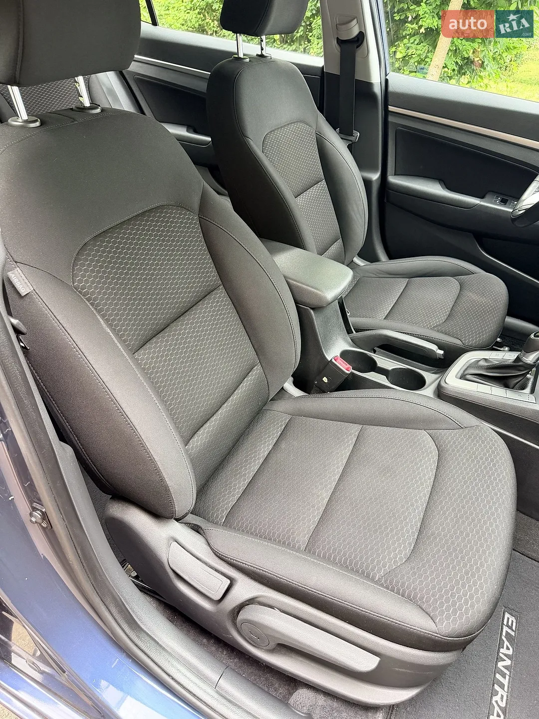 2018 Hyundai Elantra - мініатюра 24