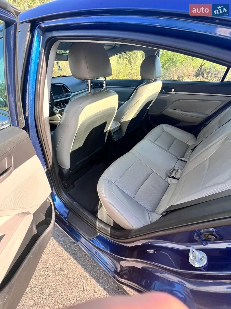 2016 Hyundai Elantra - мініатюра 12