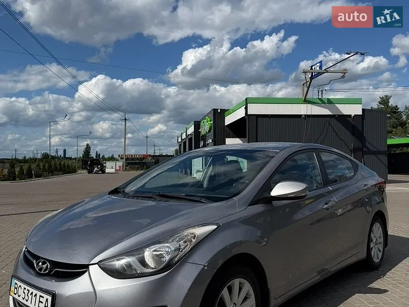 Hyundai Elantra 2013
