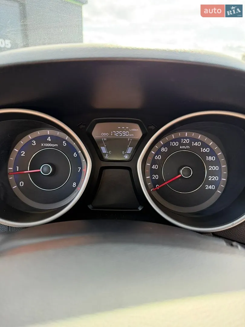 2013 Hyundai Elantra - мініатюра 12