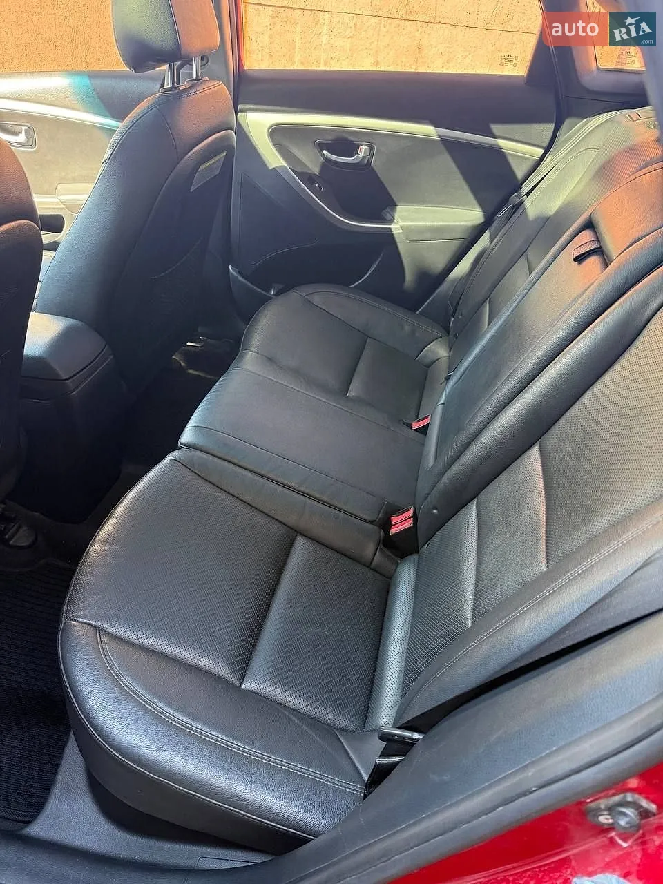 2015 Hyundai Elantra - мініатюра 18