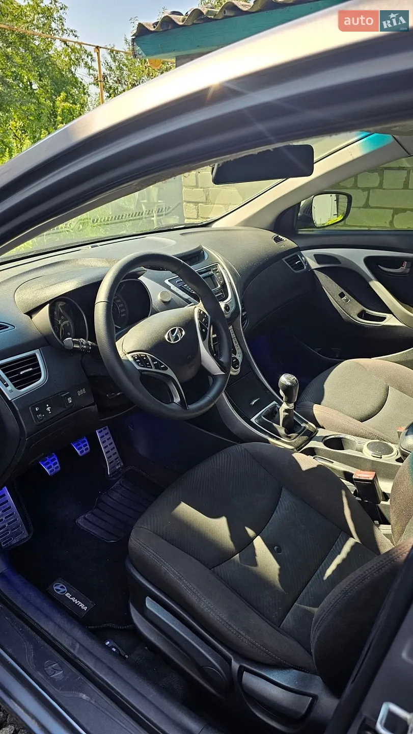 2012 Hyundai Elantra - мініатюра 31