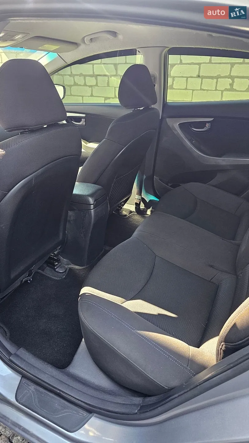 2012 Hyundai Elantra - мініатюра 30
