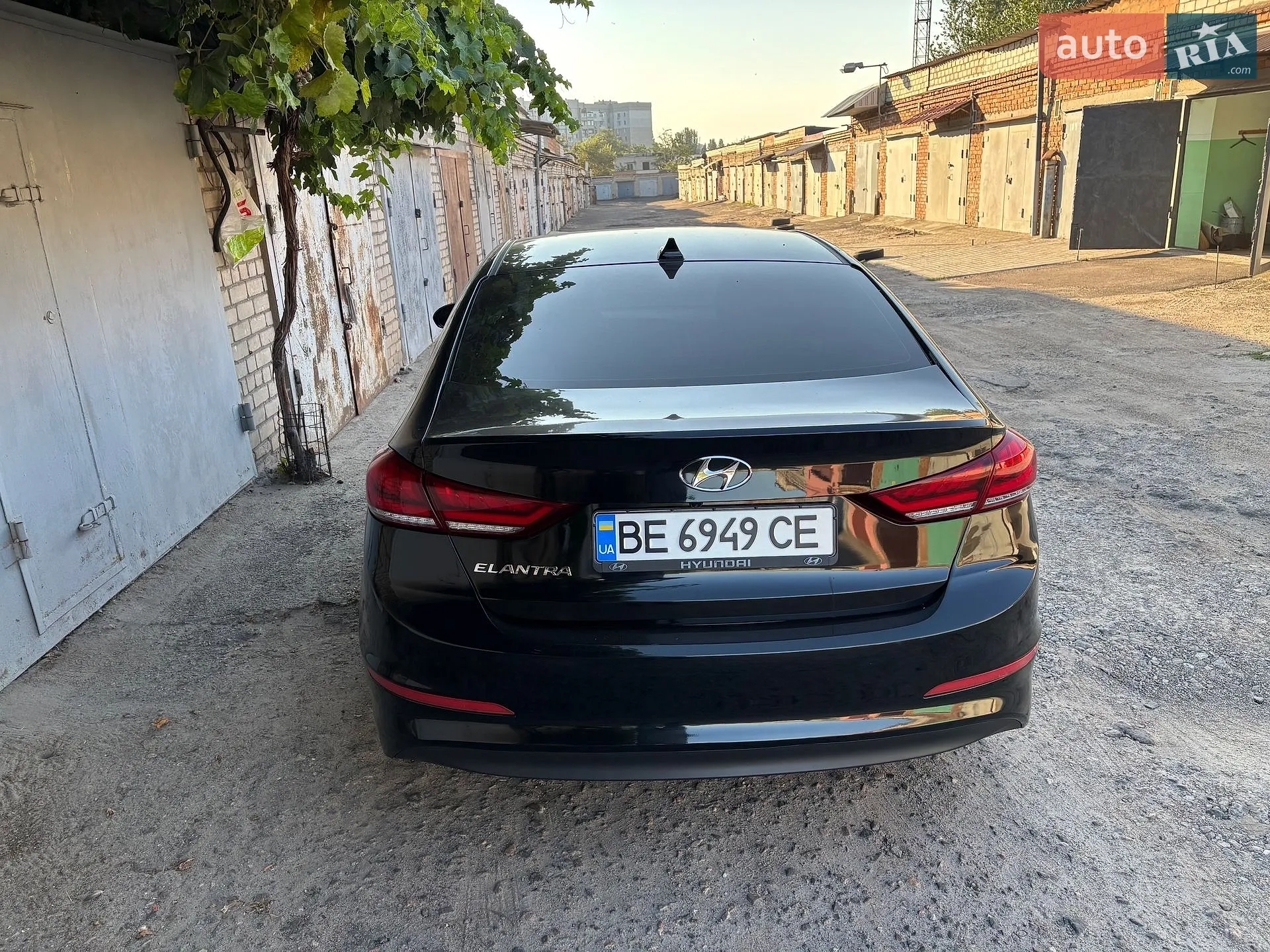 2017 Hyundai Elantra - мініатюра 3