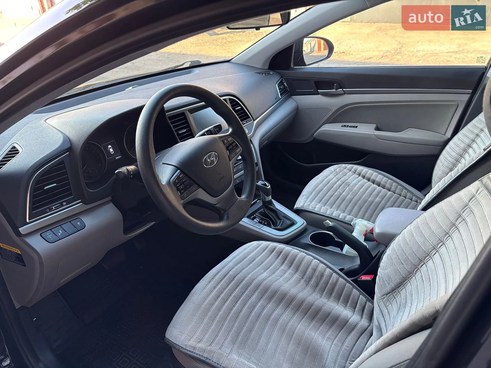 2017 Hyundai Elantra - мініатюра 8
