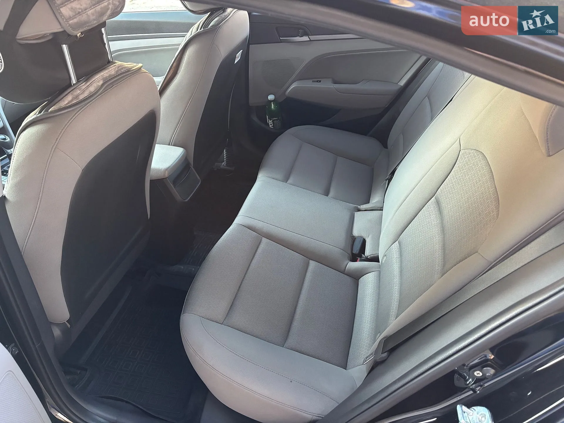2017 Hyundai Elantra - мініатюра 12