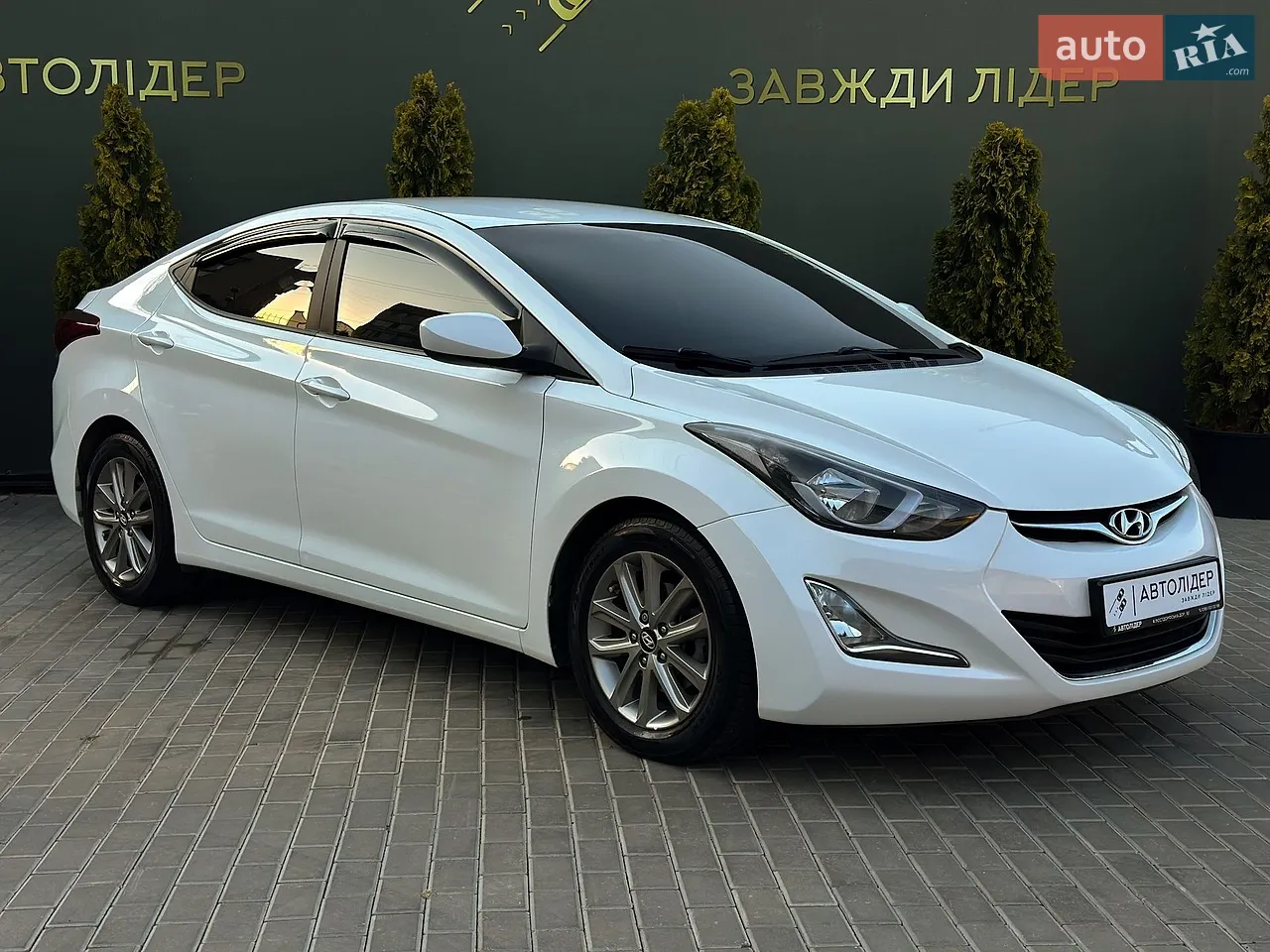 2016 Hyundai Elantra - мініатюра 33