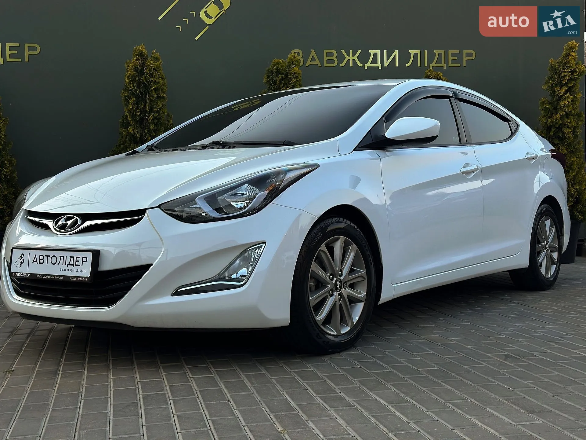 2015 Hyundai Elantra - мініатюра 12