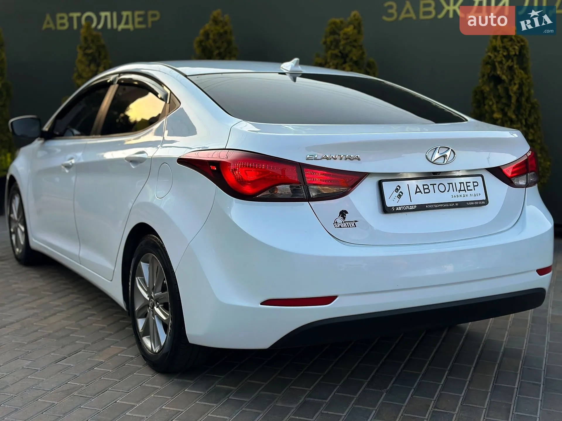 2015 Hyundai Elantra - мініатюра 21