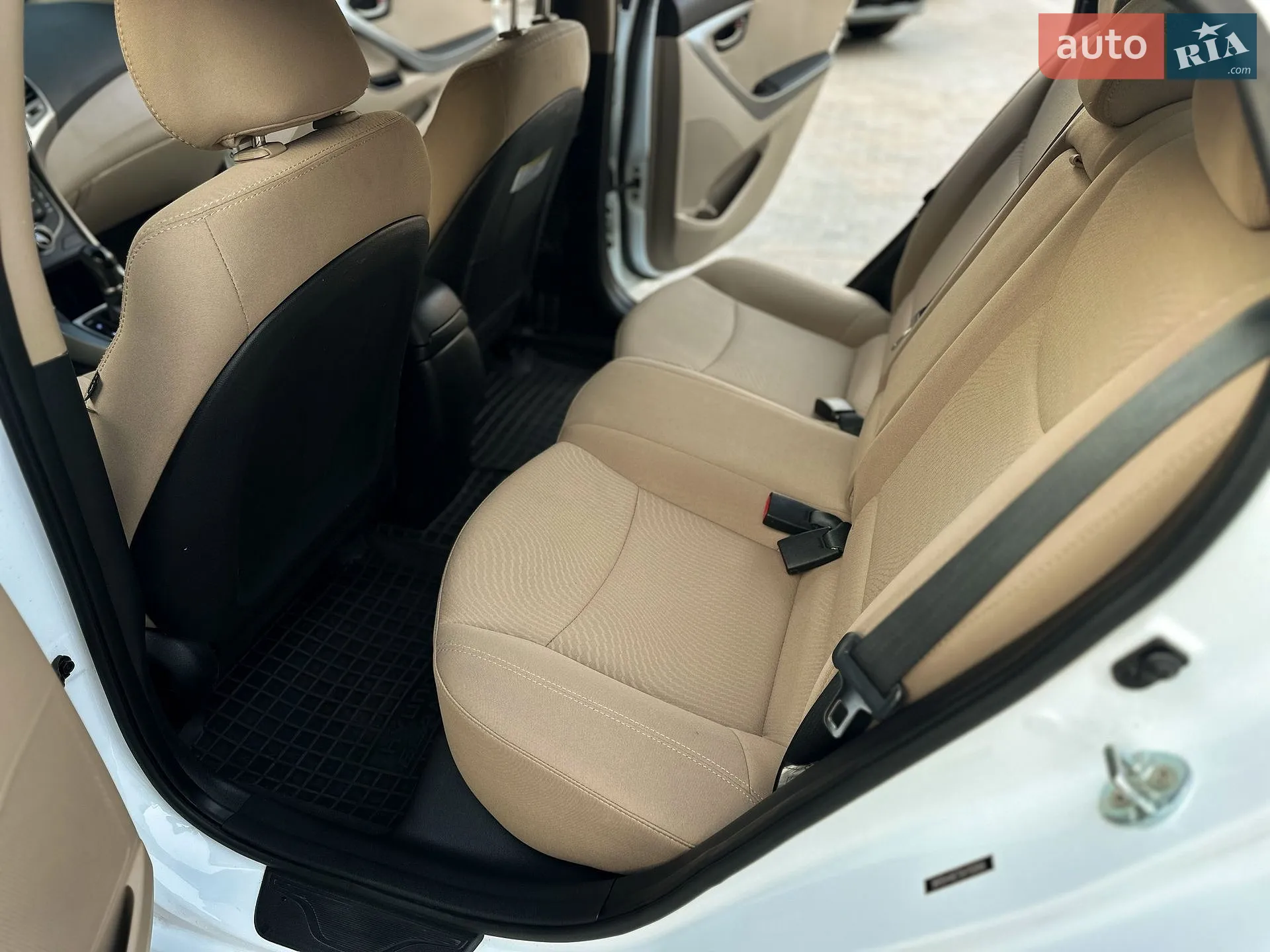 2015 Hyundai Elantra - мініатюра 44