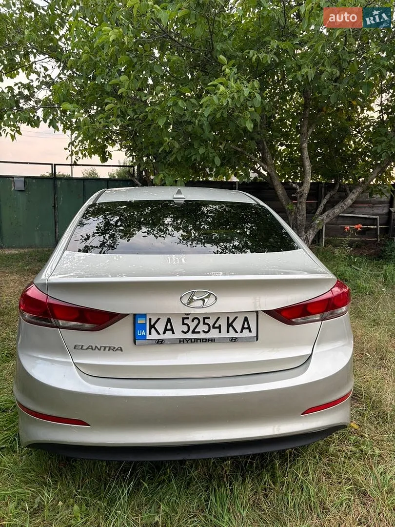 2016 Hyundai Elantra - мініатюра 4