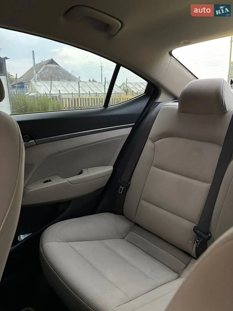 2016 Hyundai Elantra - мініатюра 18
