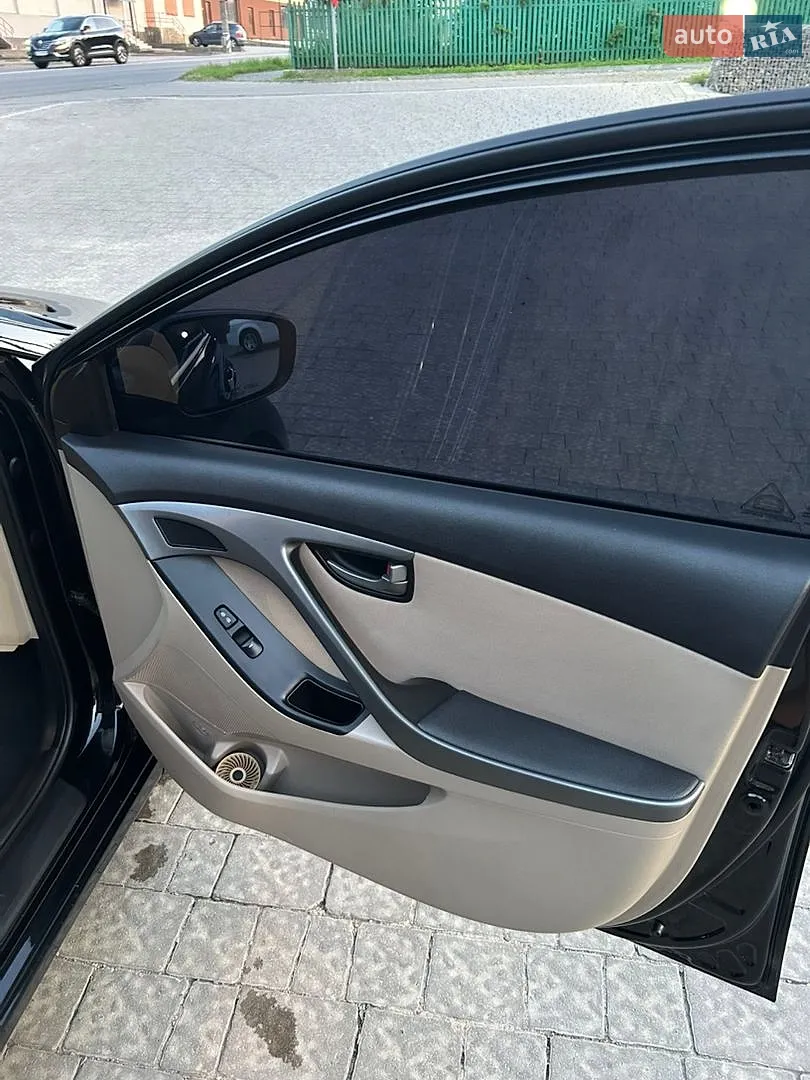 2015 Hyundai Elantra - мініатюра 15