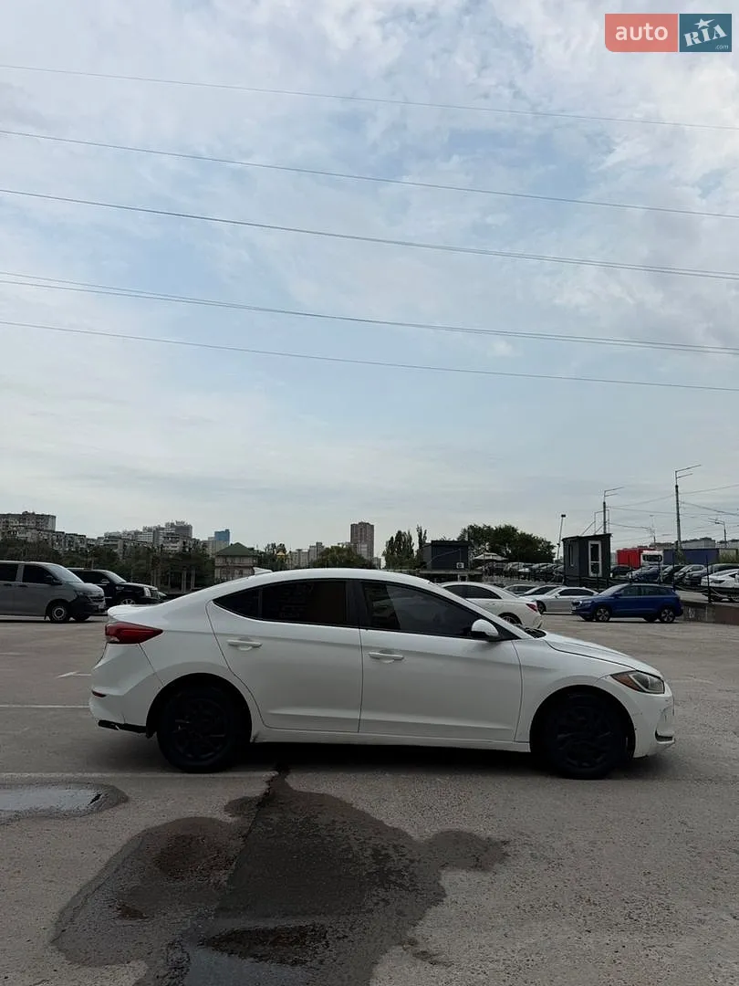 2016 Hyundai Elantra - мініатюра 5