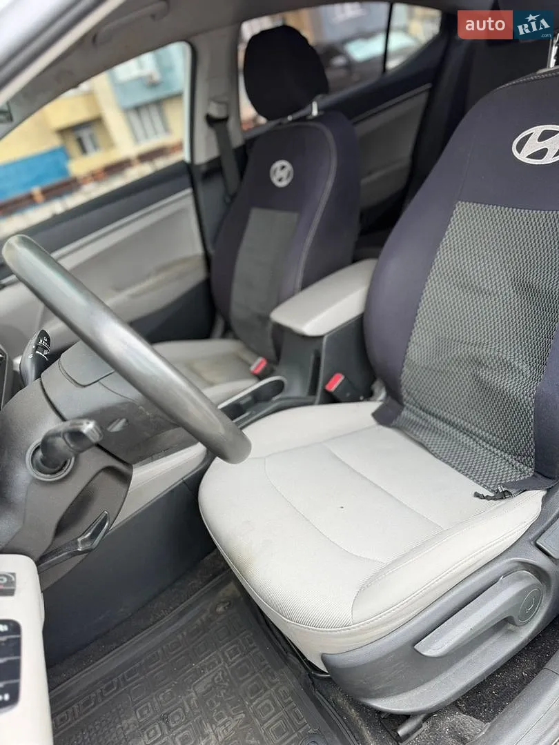 2016 Hyundai Elantra - мініатюра 13