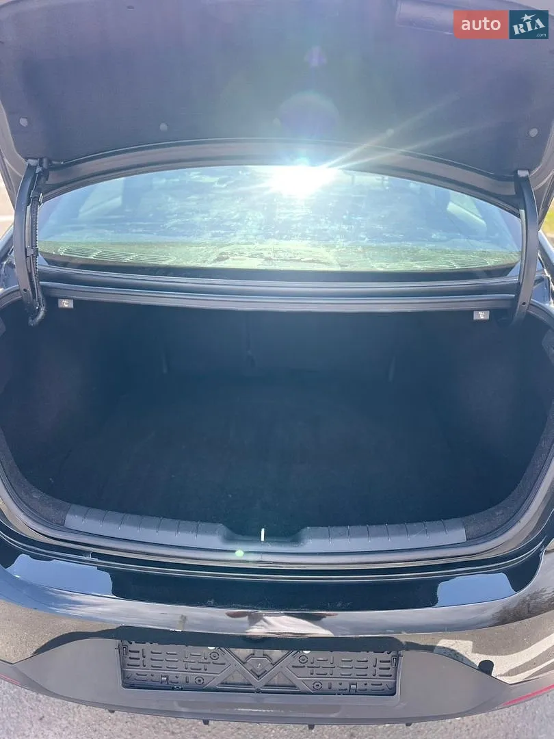 2019 Hyundai Elantra - мініатюра 16