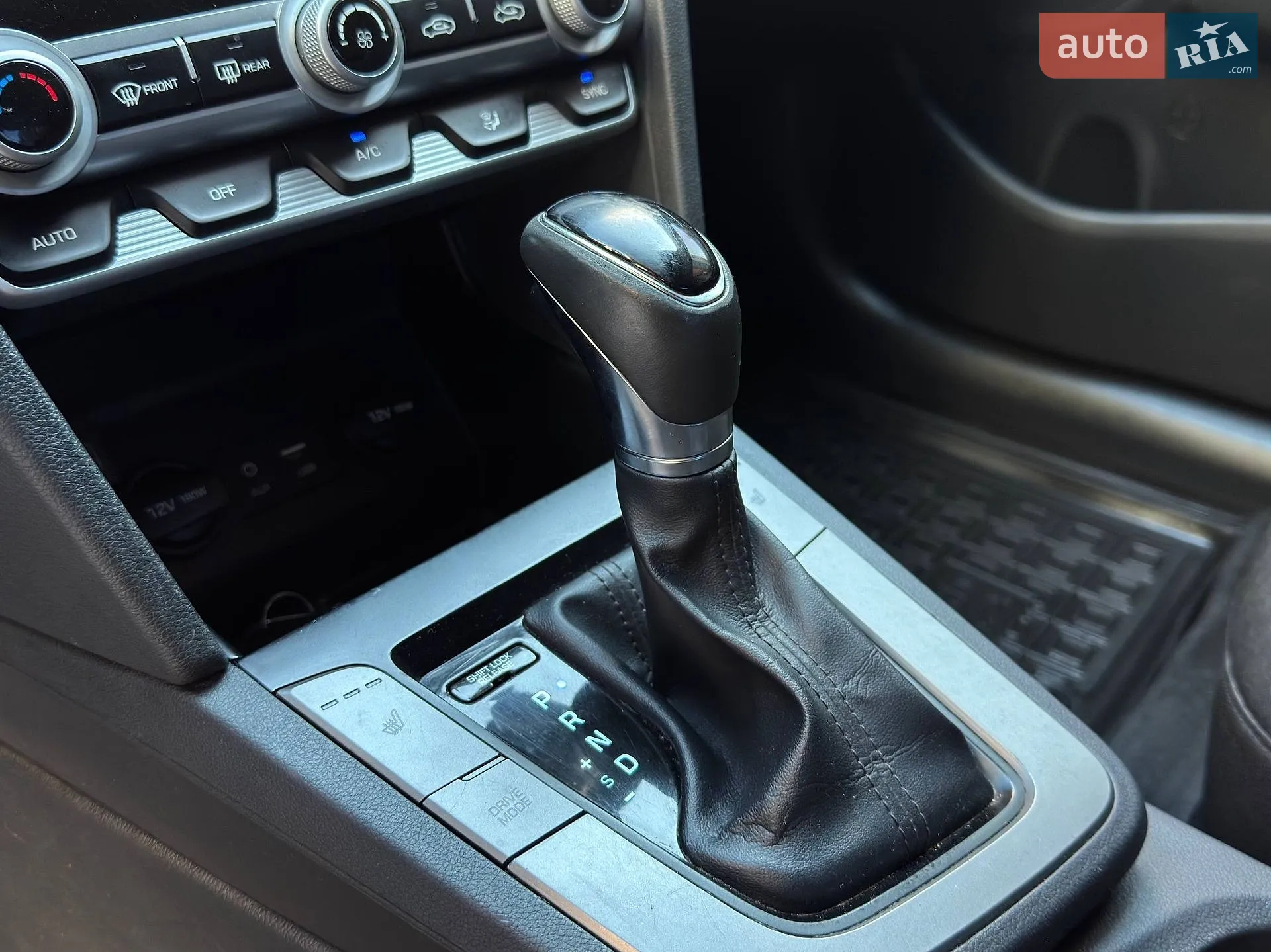 2019 Hyundai Elantra - мініатюра 8