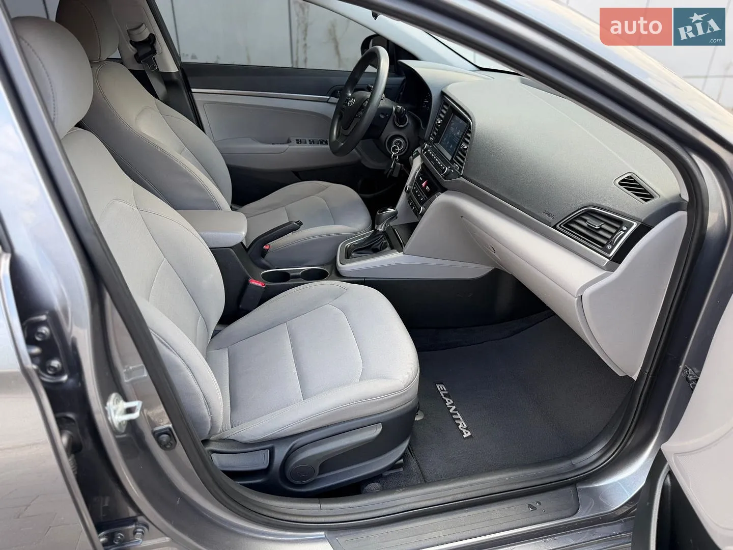 2018 Hyundai Elantra - мініатюра 26