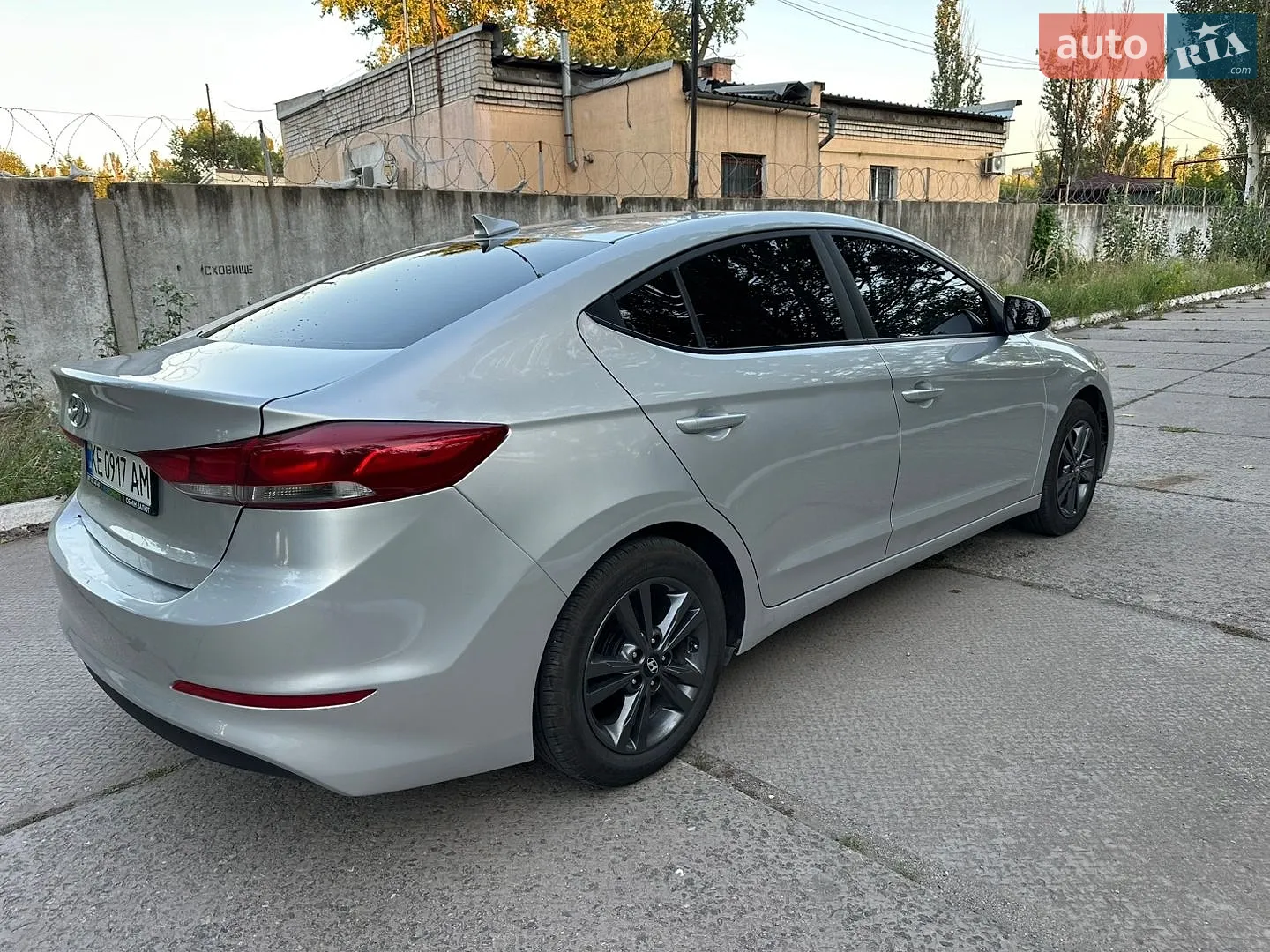 2016 Hyundai Elantra - мініатюра 11