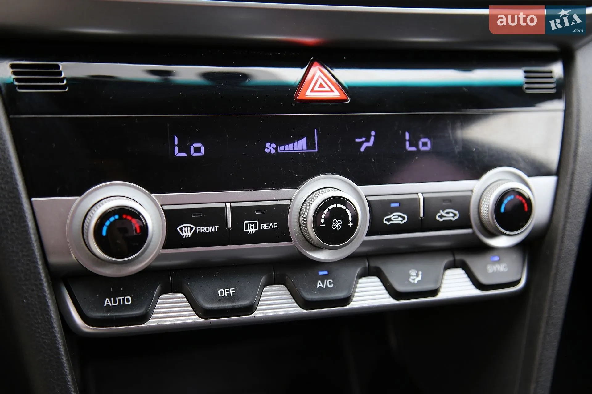 2019 Hyundai Elantra - мініатюра 19