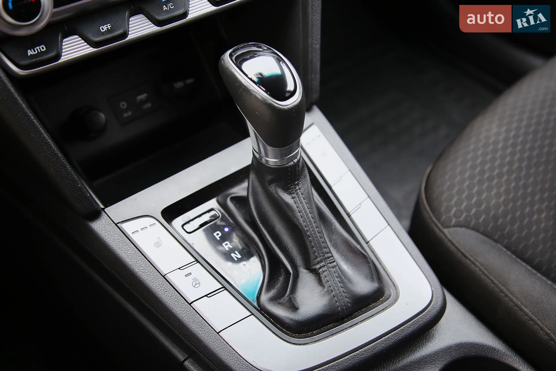 2019 Hyundai Elantra - мініатюра 20