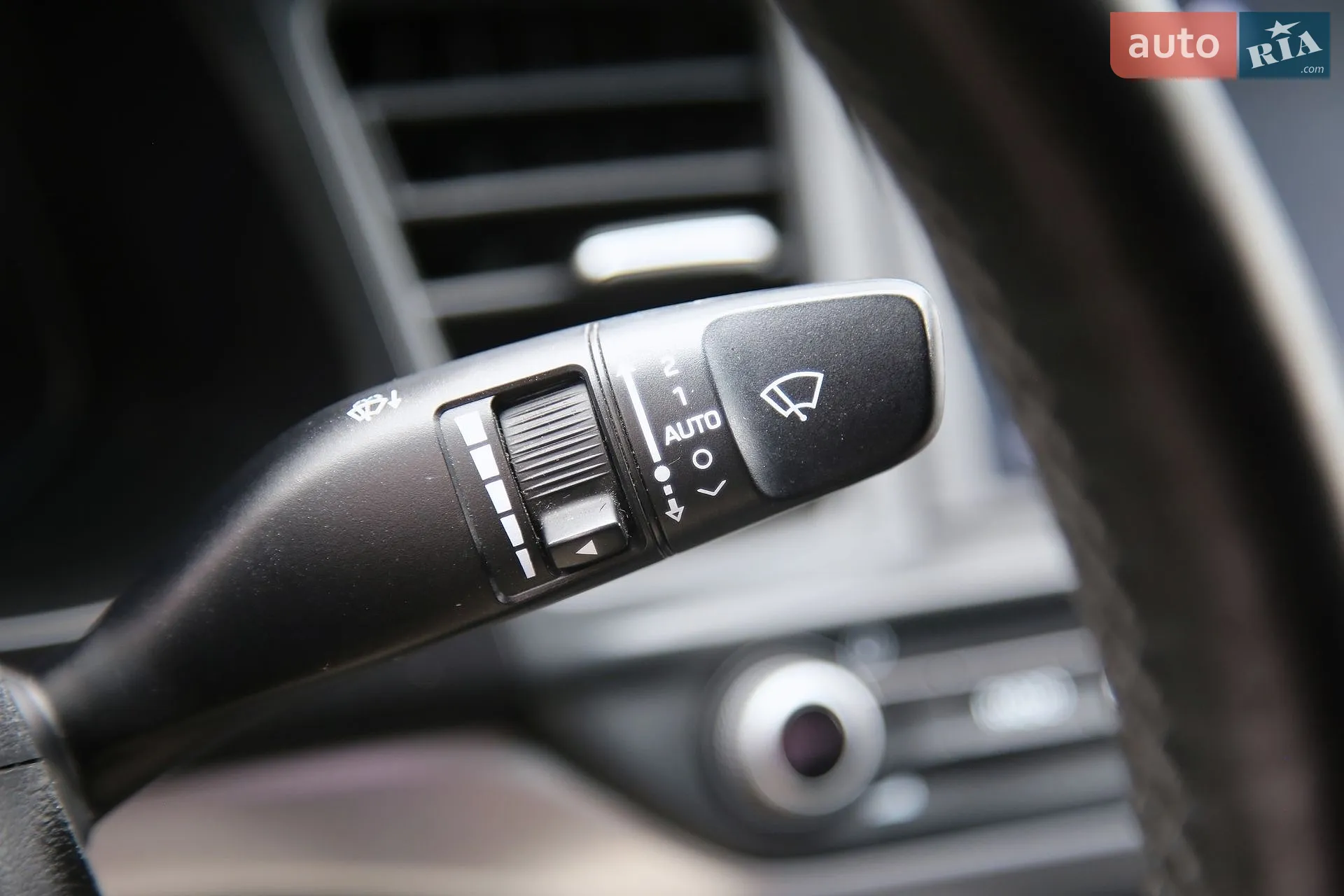 2019 Hyundai Elantra - мініатюра 17