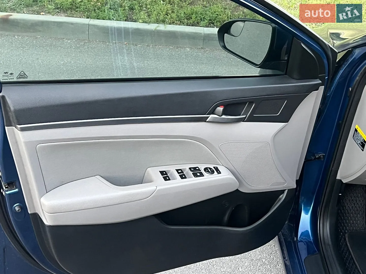 2016 Hyundai Elantra - мініатюра 20