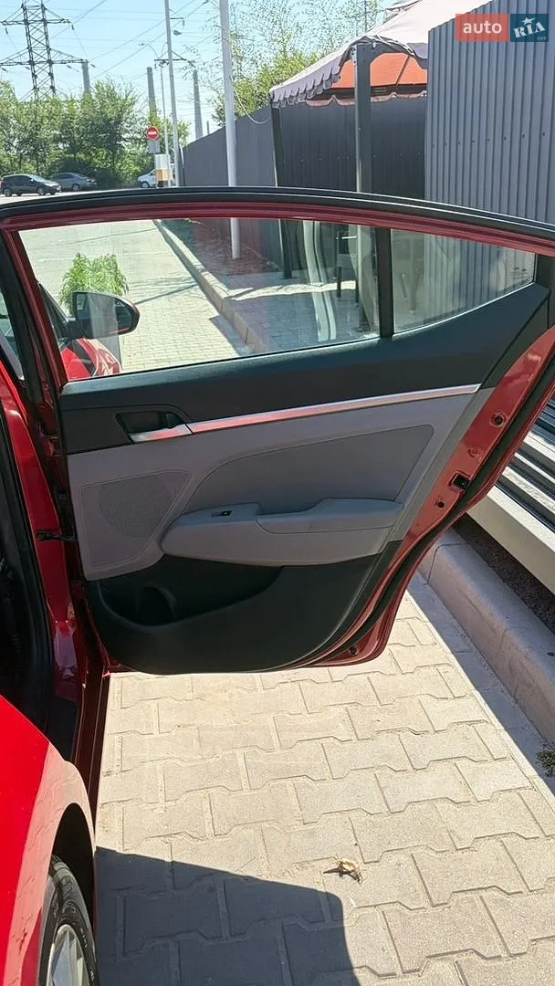2018 Hyundai Elantra - мініатюра 11