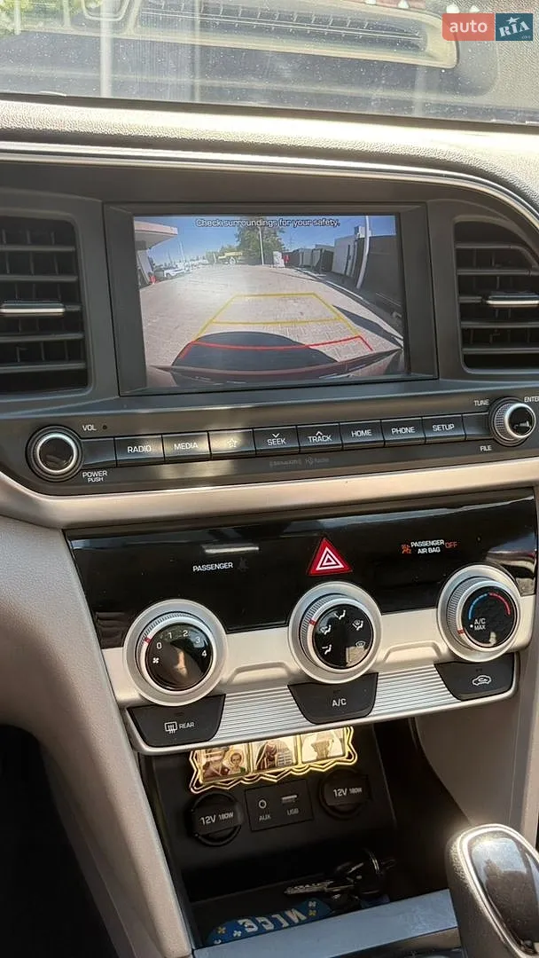 2018 Hyundai Elantra - мініатюра 18